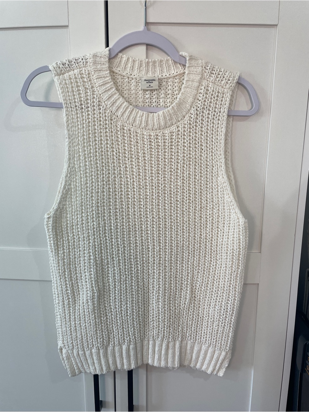 Abercrombie & Fitch White Knit Sleeveless Sweater Vest M Excellent Condition